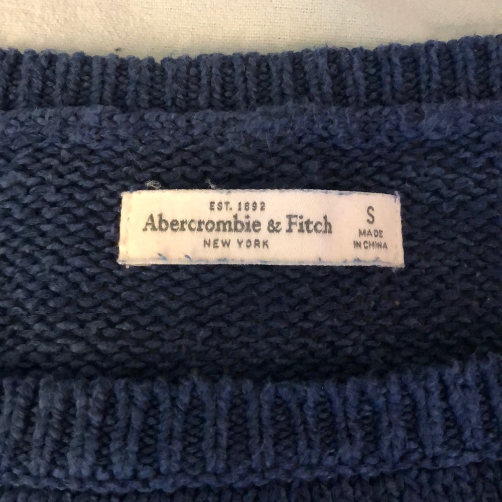 Abercrombie & Fitch Cropped Sweater - Picture 3 of 4